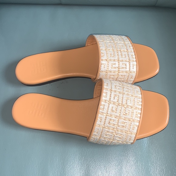 Givenchy 4G Raffia Slide Sandal - Picture 5 of 12